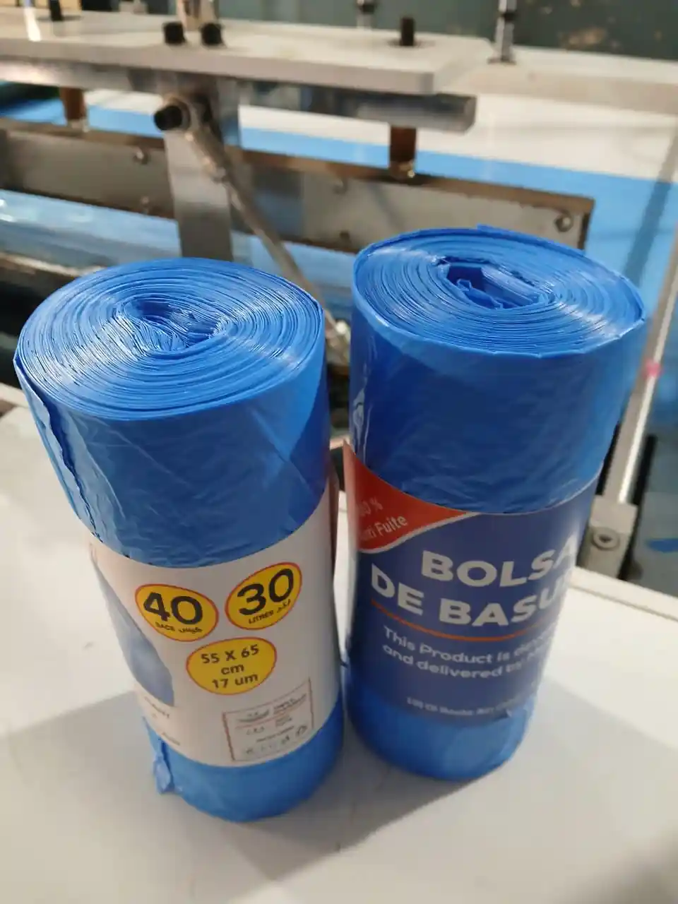 sacs poubelles et les sachets en polyéthylène sur mesure Image de couverture pour sacs poubelles et les sachets en polyéthylène sur mesure